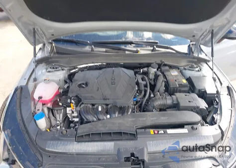 2025 Kia K5 Gt-Line z USA, uszkodzony, nr VIN KNAG64J77S5373247